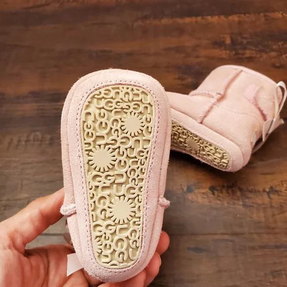 Baby Pink Jesse Bow II infant Uggs Boots in size 0/1 - Picture 6 of 7